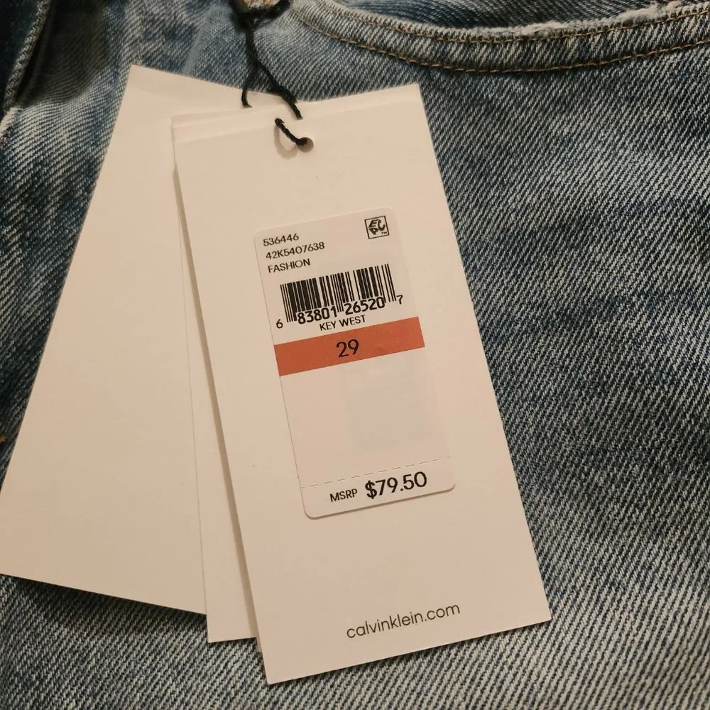 Calvin Klein - Picture 4 of 4